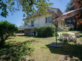 Quaint Holiday Home with Garden